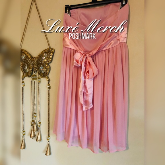 🌸City Triangles Strapless Dress🌸 - Picture 2 of 3